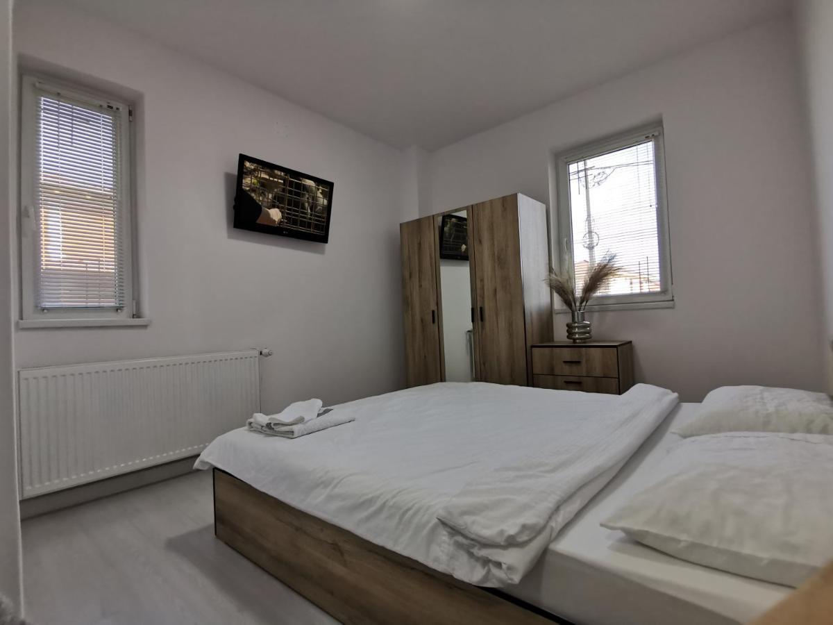 Casuta Cu Tei Villa Oradea Eksteriør billede